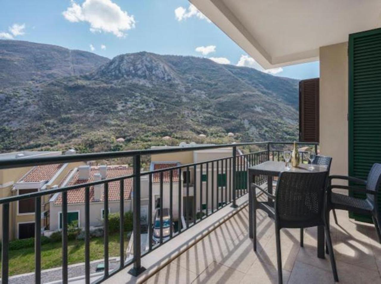Lavender Bay Apartment C21 Donji Morinj Ngoại thất bức ảnh