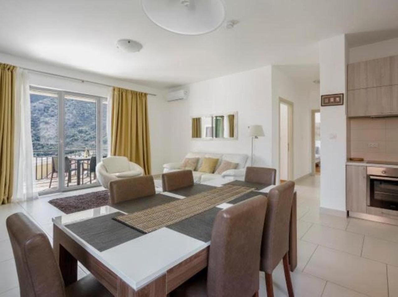 Lavender Bay Apartment C21 Donji Morinj Ngoại thất bức ảnh